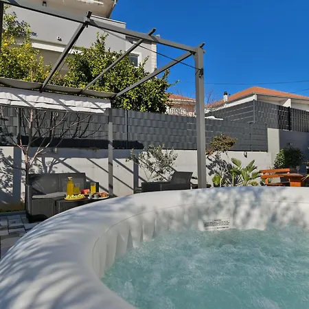 Luxury Apartment With Garden Jacuzzi And Wellness Trogir Exterior photo