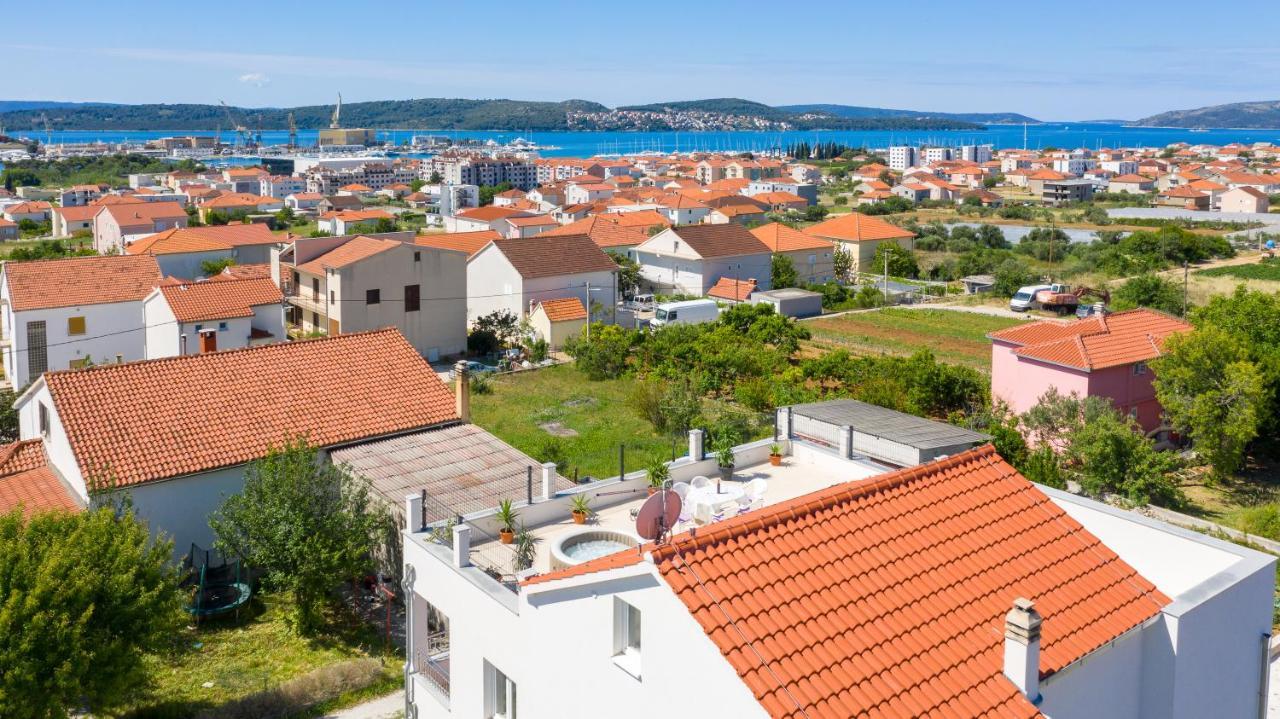 Luxury With Garden Jacuzzi And Wellness Apartman