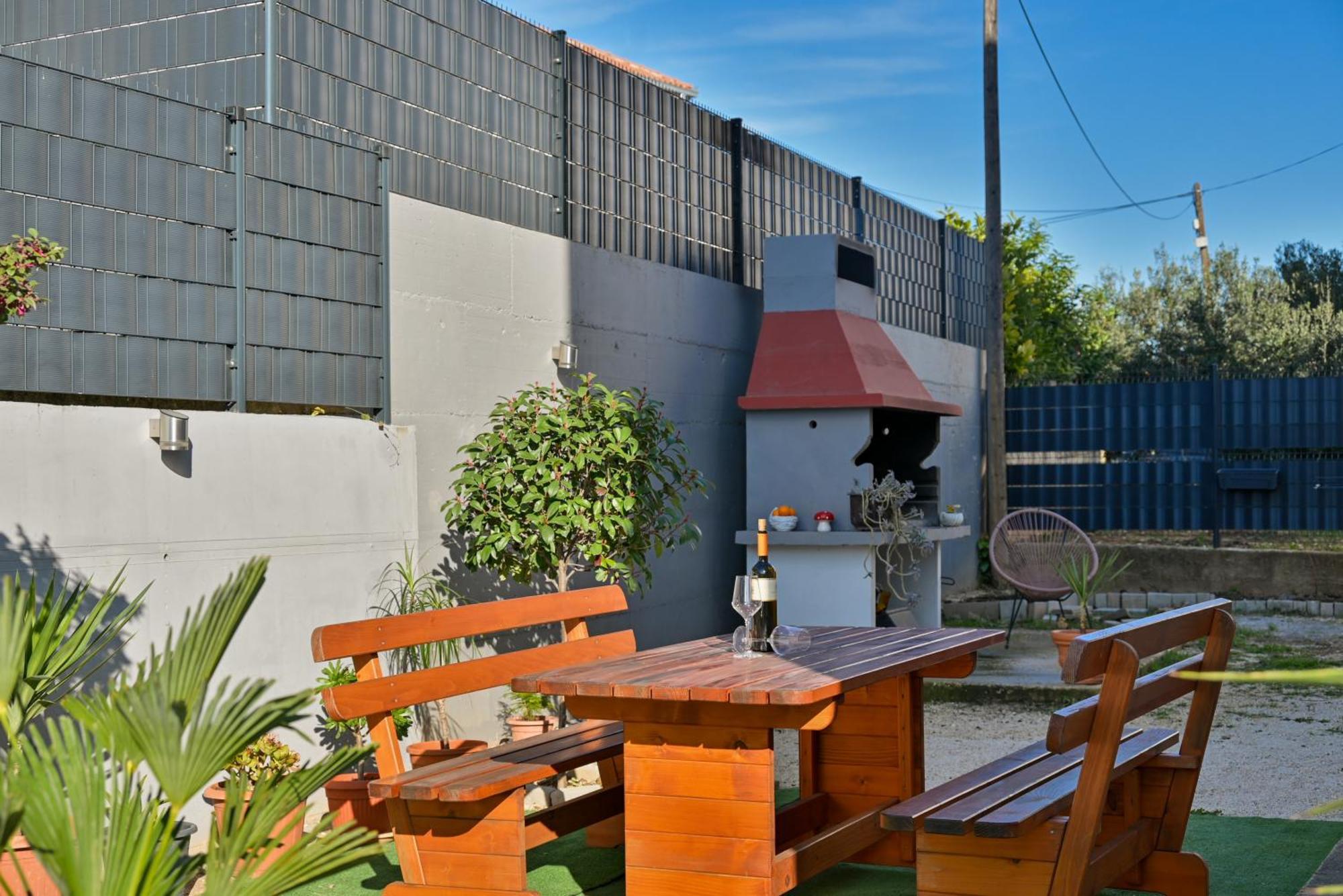 Luxury With Garden Jacuzzi And Wellness Apartman Trogir