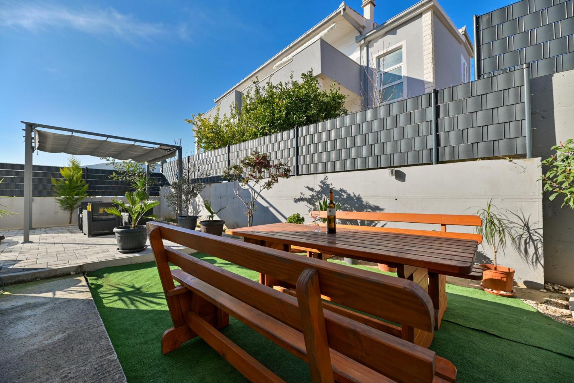 Apartman Luxury With Garden Jacuzzi And Wellness *