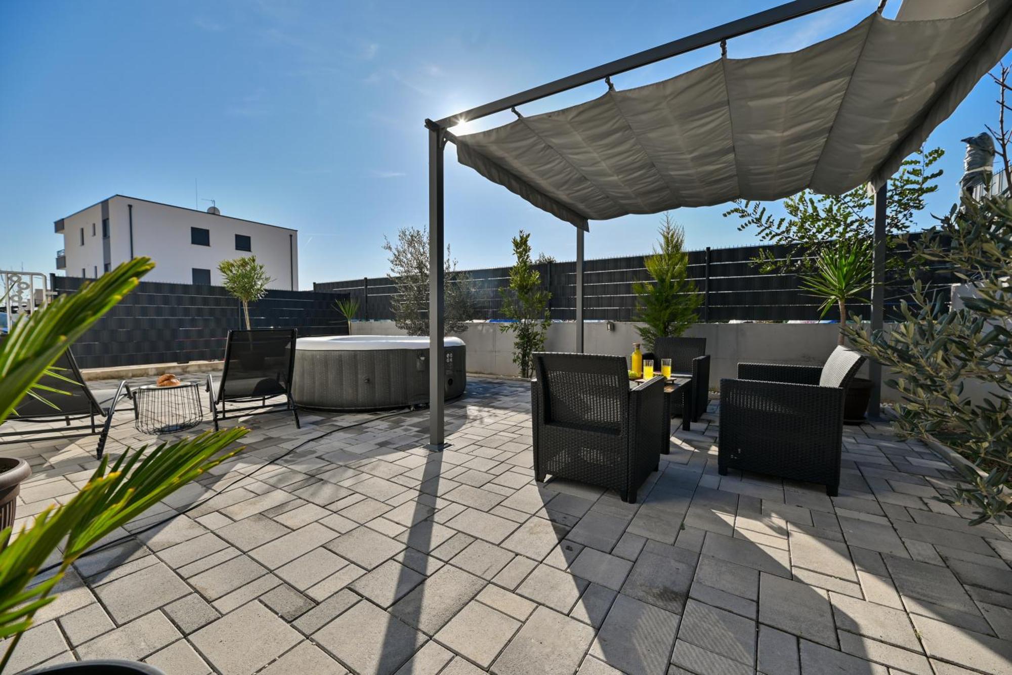 Apartman Luxury With Garden Jacuzzi And Wellness *