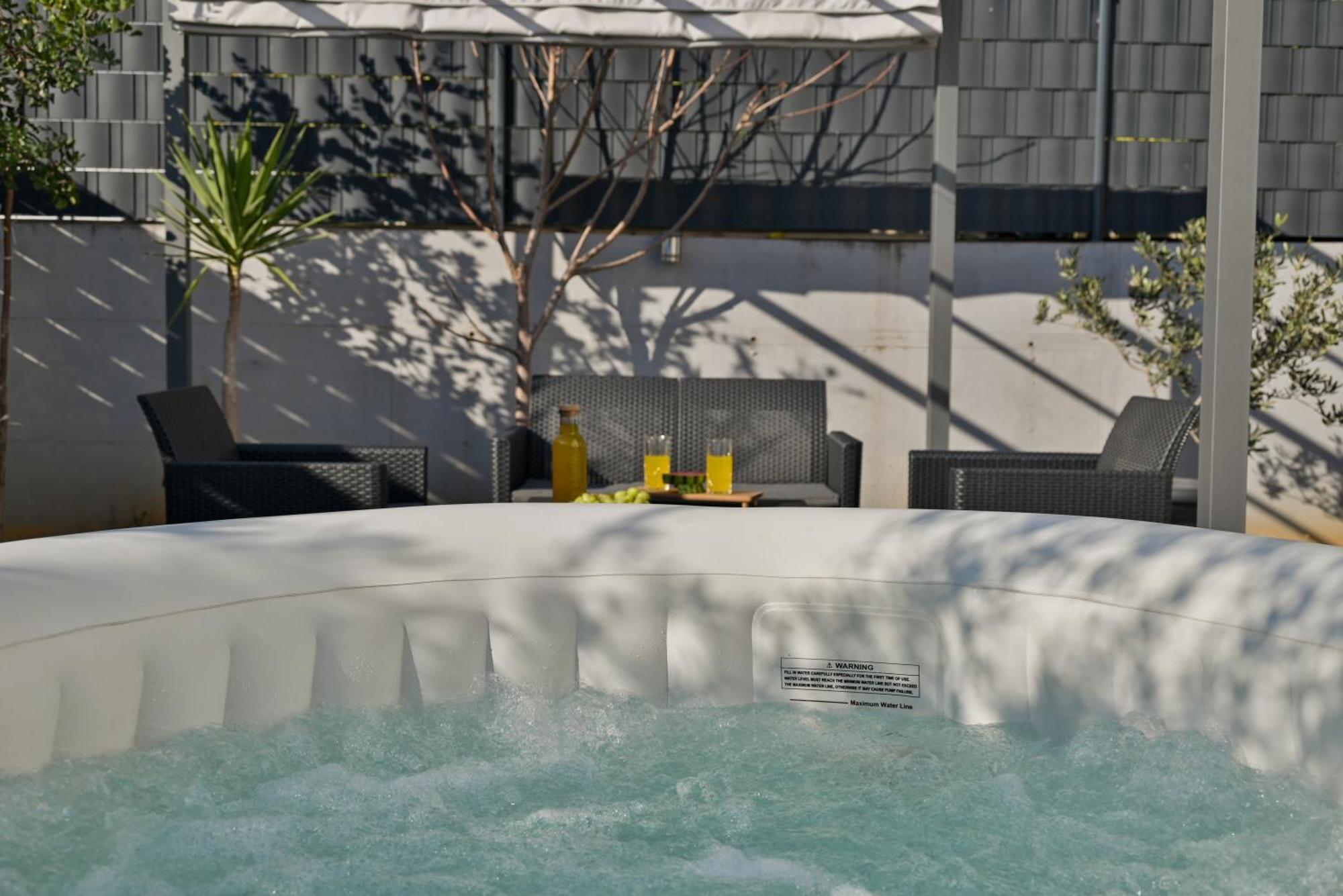 Luxury With Garden Jacuzzi And Wellness Apartman Trogir