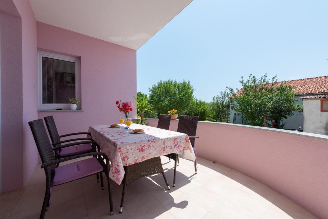 Luxury With Garden Jacuzzi And Wellness Apartman Trogir