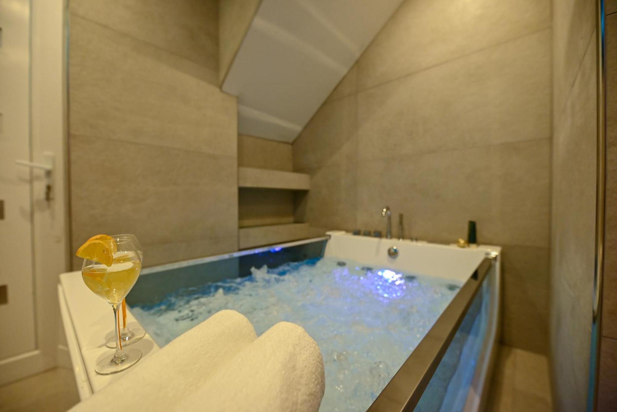 Luxury With Garden Jacuzzi And Wellness *