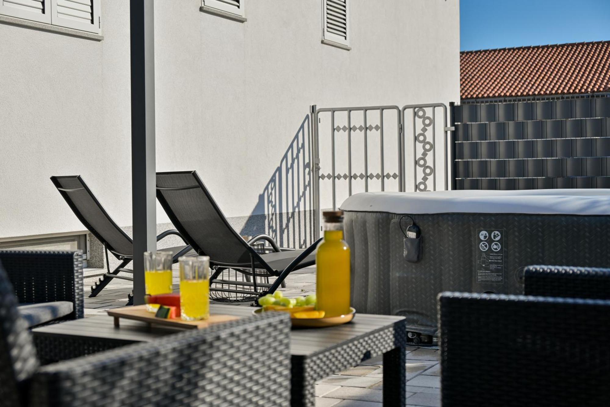 Apartma Luxury With Garden Jacuzzi And Wellness
